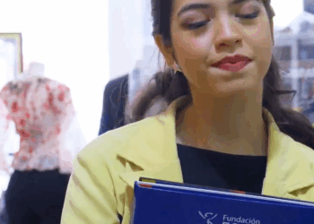 [COMPLETO] 0242H1126 S0095 No confiaron en el conocimiento de este médico solo por ser bajito y él les demostró que estaban equ