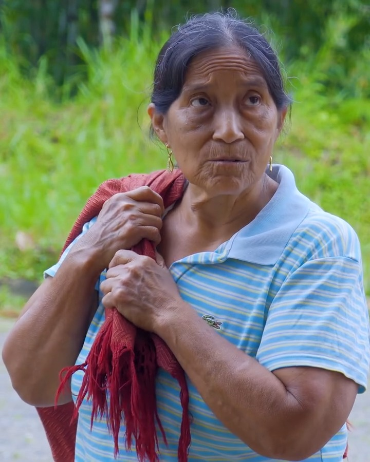 [COMPLETO] 0243H1126 S0095 Anciana le regala comida a un hombre rico y le enseña el verdadero sentido de la navidad Yomi