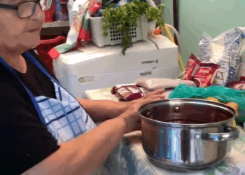 [COMPLETO] 0247H1126 S0095 Así se prepara la famosa colada morada en Ecuador