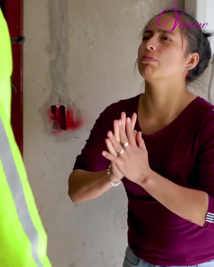 [COMPLETO] 0281H1126 S0096 Vagabundo salva la v!da de esta señorita Vanne