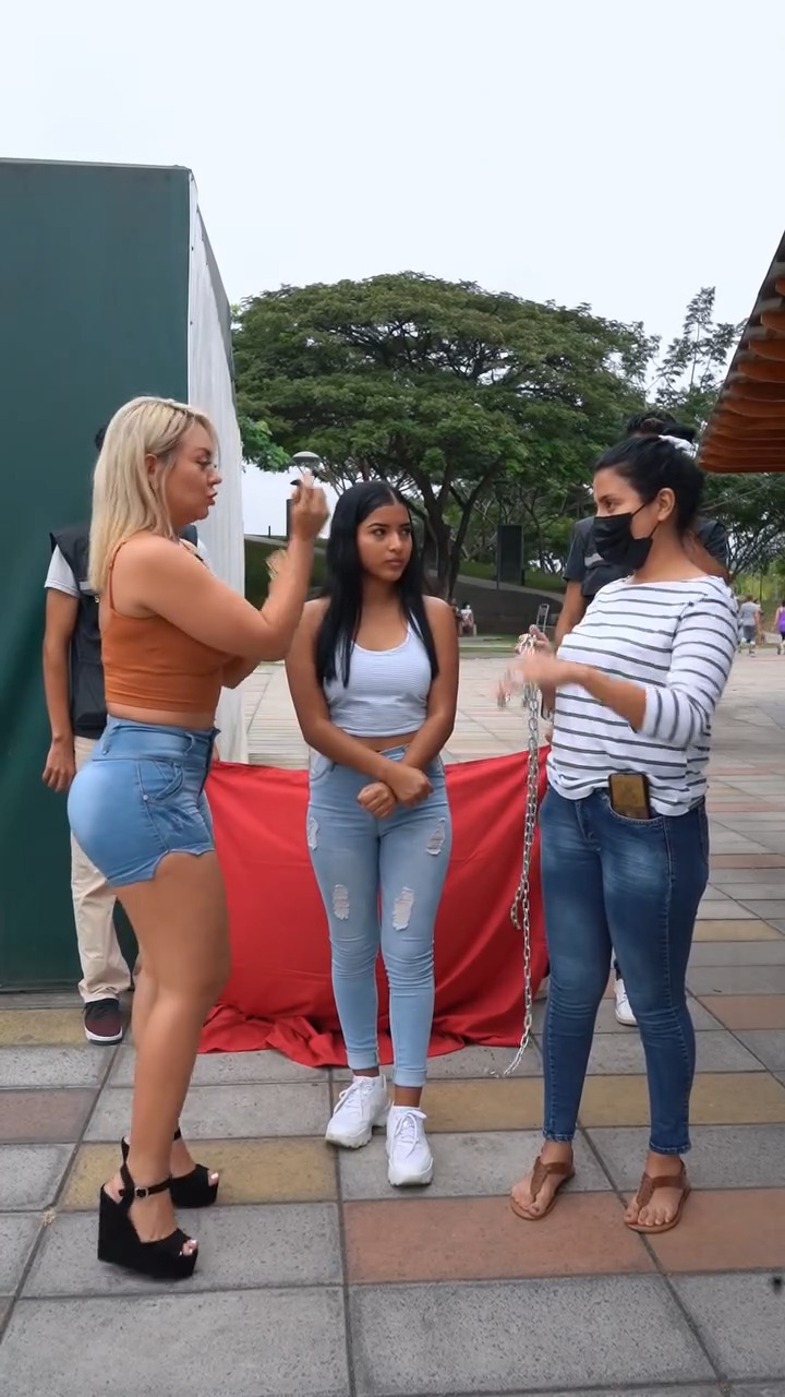 [COMPLETO] 0043H1126 S0087 Hice desaparecer a esta chica en un truc0 de Magia jeje miren la reacción de todos La Mosquera Refl