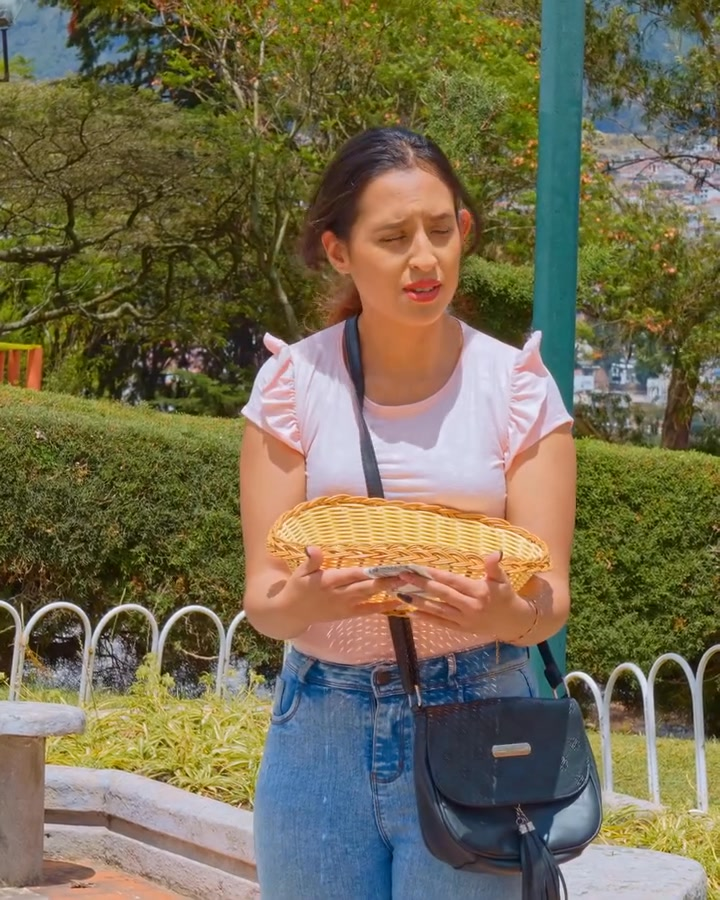 [COMPLETO] 0067H1126 S0094 Señorita recibe una buena recompensa por su generosidad